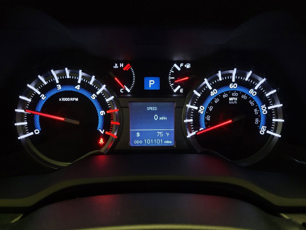 Used 2018 Toyota 4Runner SR5 RWD image 23