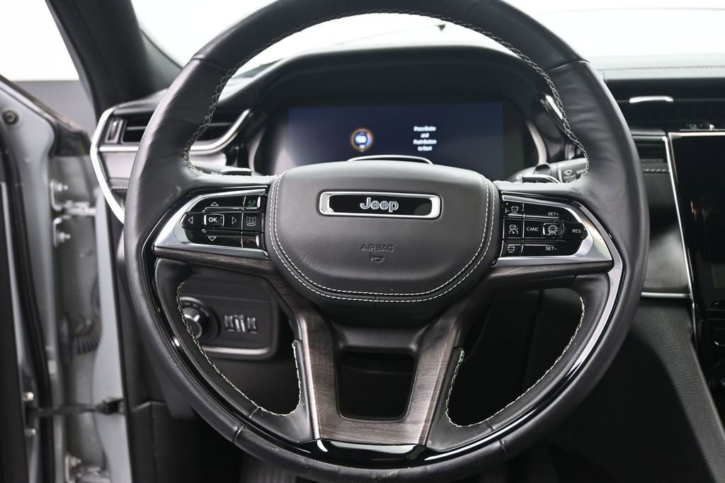 Used 2023 Jeep Grand Cherokee L Overland w/ Advanced Protech Group III AWD/4WD image 29