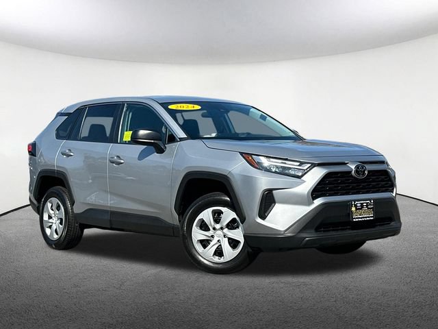 Used 2024 Toyota RAV4 LE AWD/4WD image 2