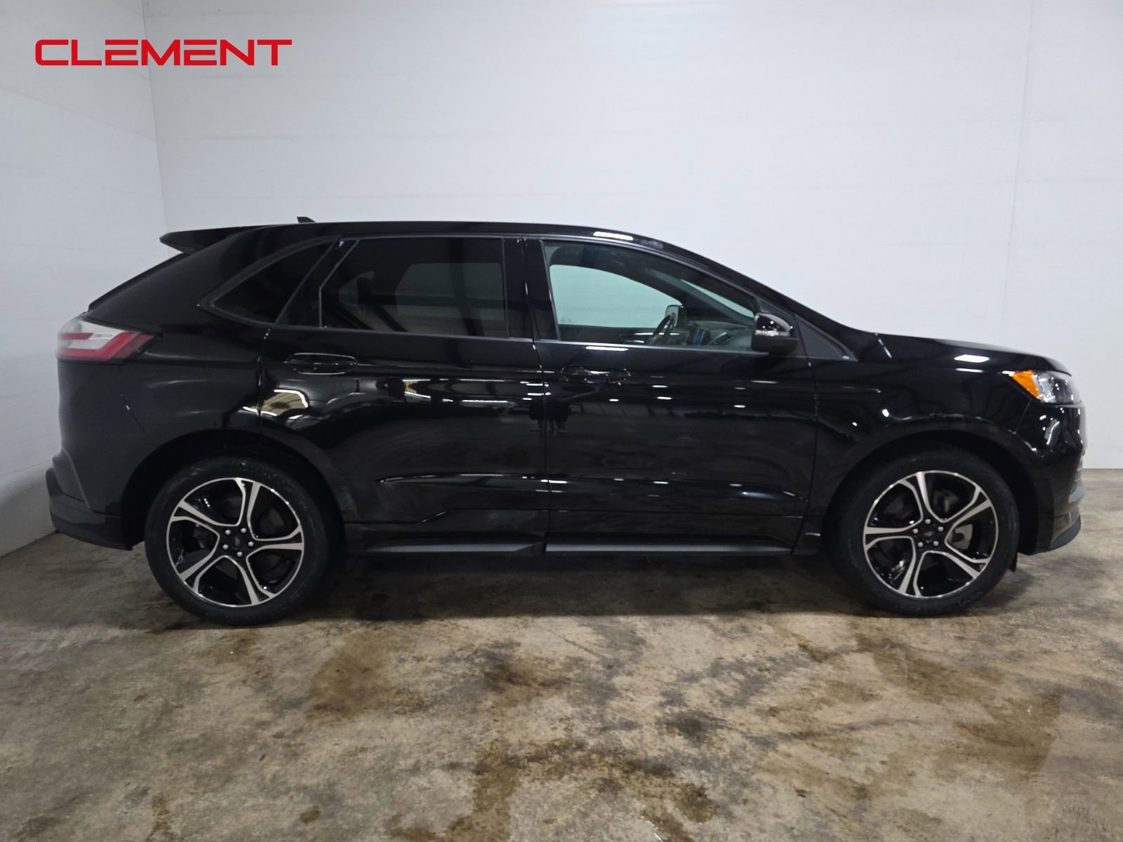 Used 2022 Ford Edge ST image 4
