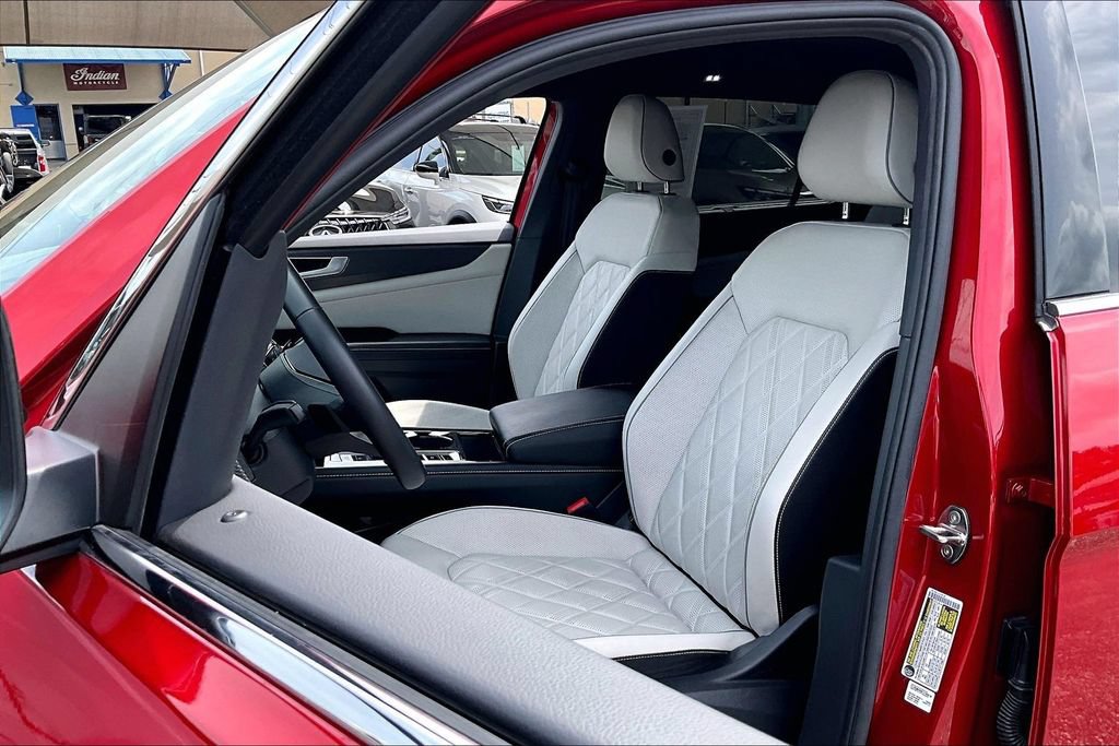 Used 2024 Volkswagen Atlas Cross Sport SEL Premium R-Line AWD/4WD image 36
