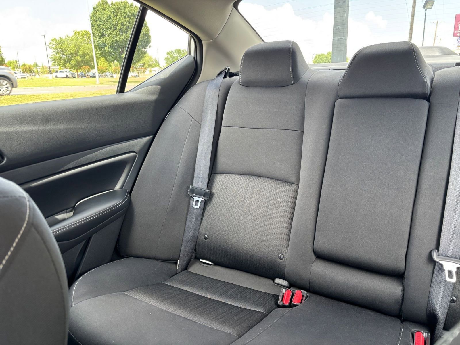 Used 2025 Nissan Altima 2.5 SV FWD image 39