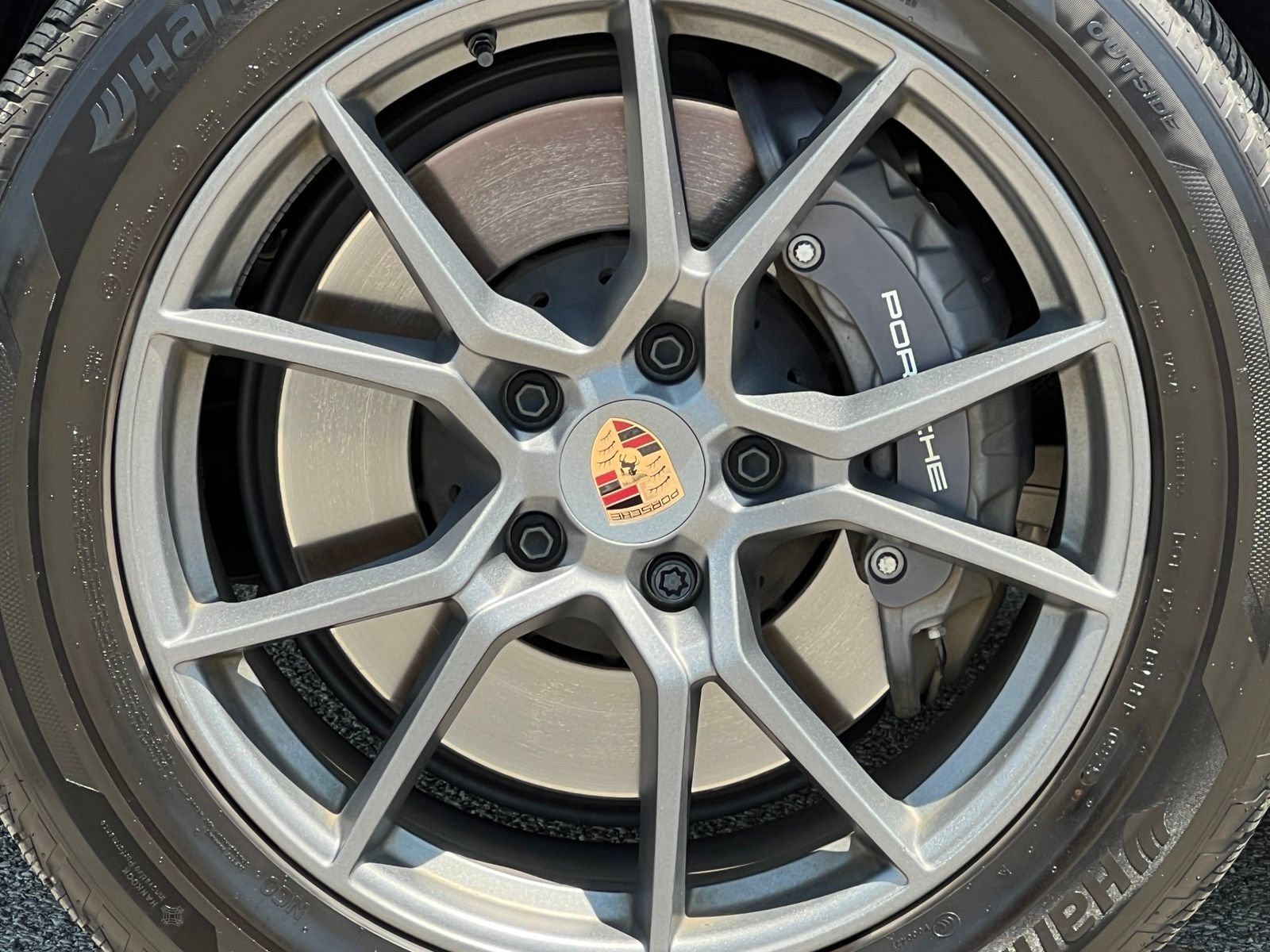 Certified 2025 Porsche Cayenne AWD/4WD image 13