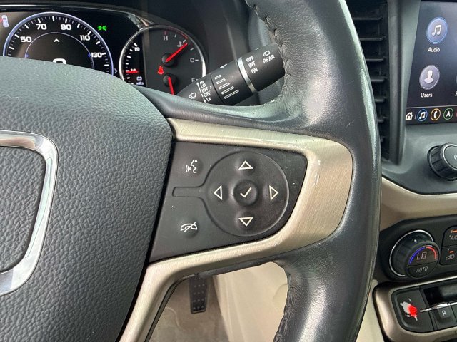 Used 2020 GMC Acadia Denali w/ Technology Package FWD image 30