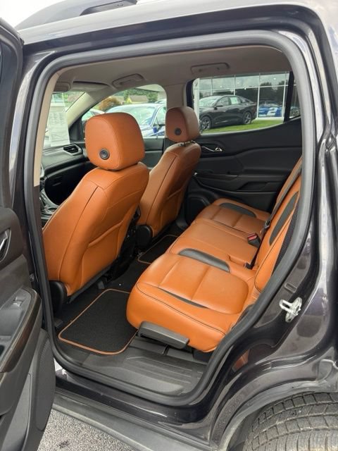 Used 2017 GMC Acadia SLT AWD/4WD image 8
