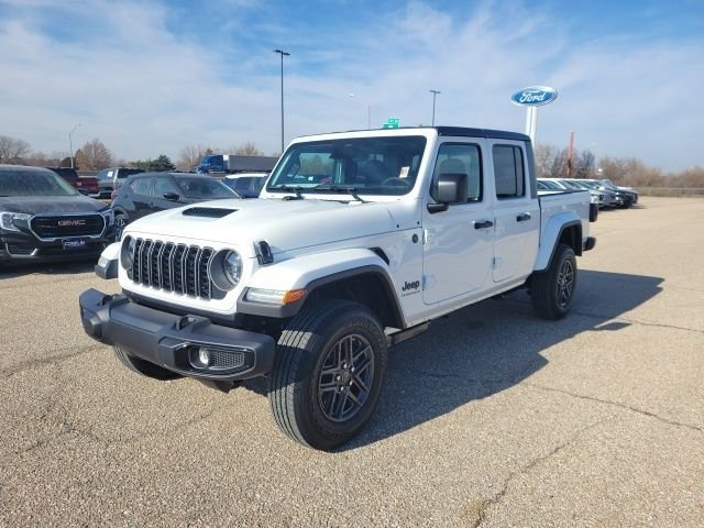 New 2026 Jeep Gladiator Sport AWD/4WD image 16