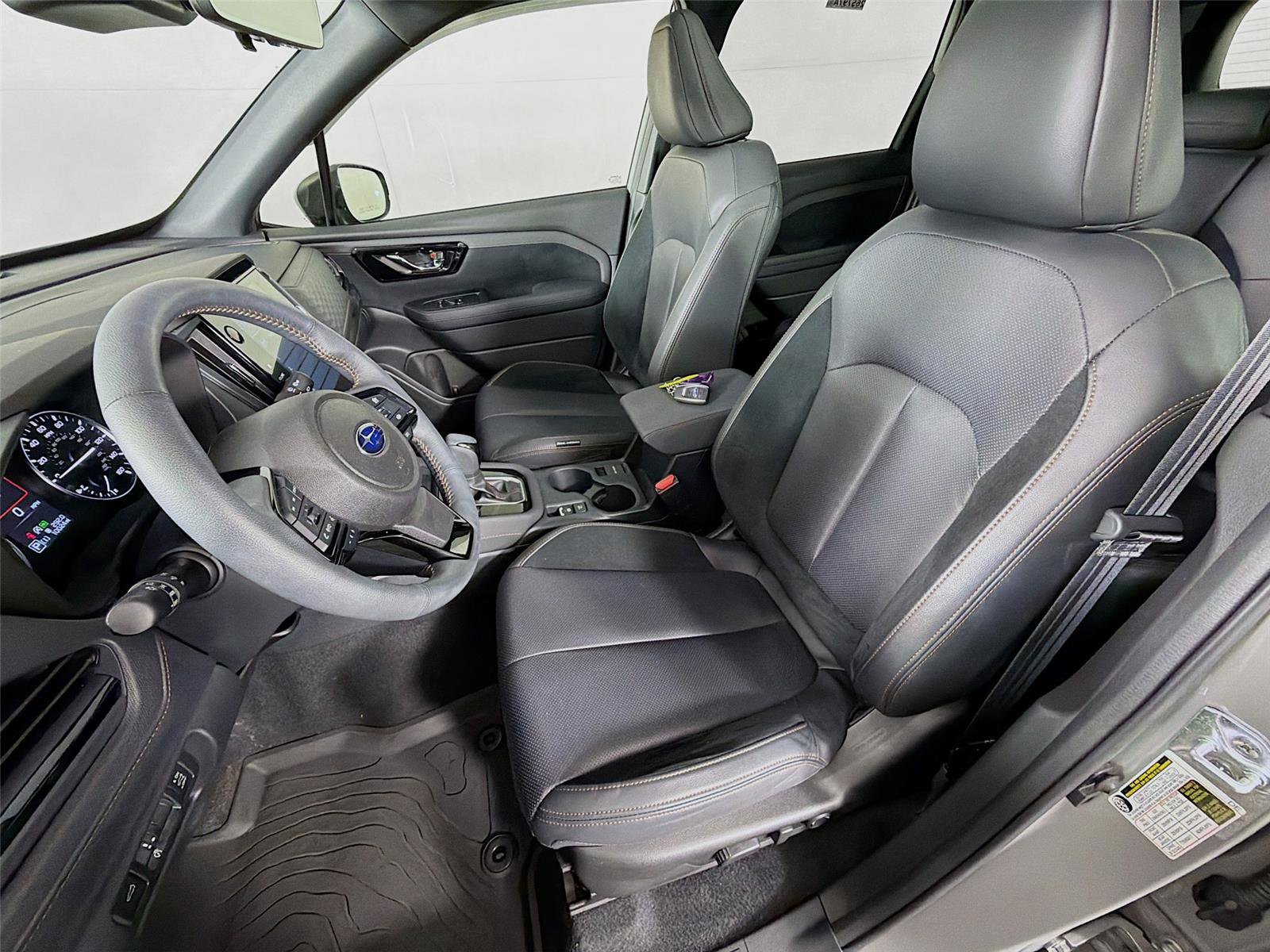 Used 2025 Subaru Forester Touring AWD/4WD image 2