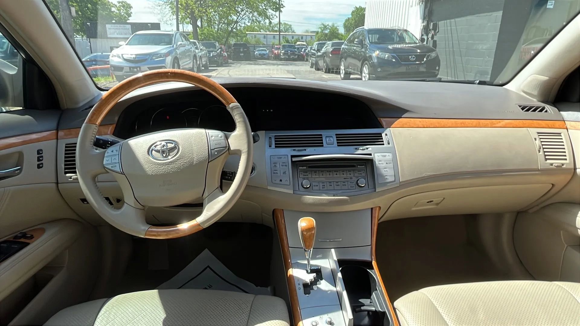 Used 2005 Toyota Avalon Limited image 12