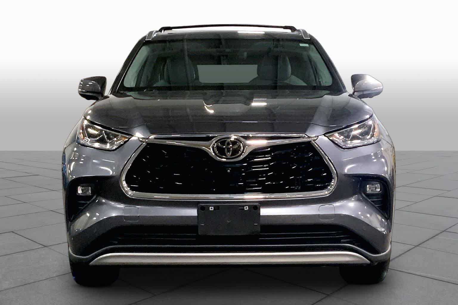 Used 2023 Toyota Highlander Platinum AWD/4WD image 4