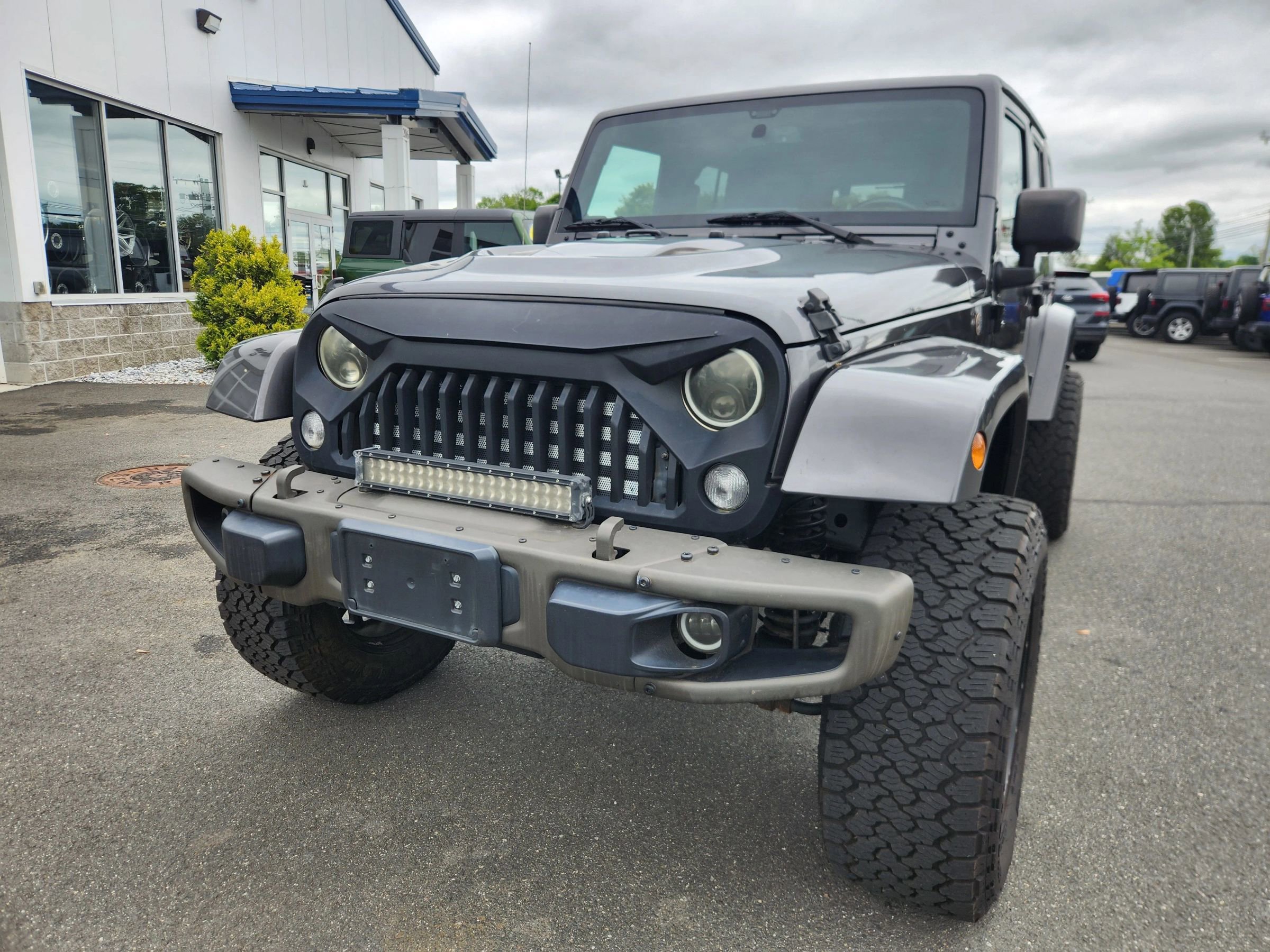 Used 2016 Jeep Wrangler Unlimited Sahara image 4