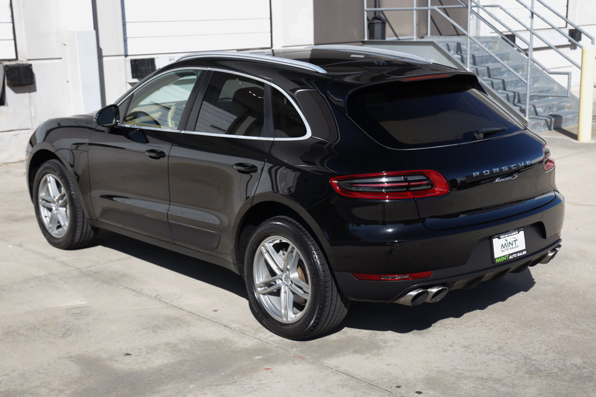 Used 2016 Porsche Macan S AWD/4WD image 9