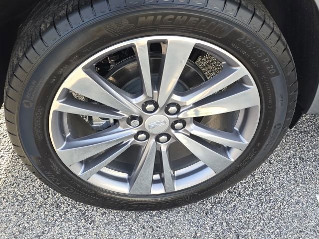 Used 2024 Cadillac XT6 Premium Luxury w/ LPO, Floor Liner Package AWD/4WD image 9