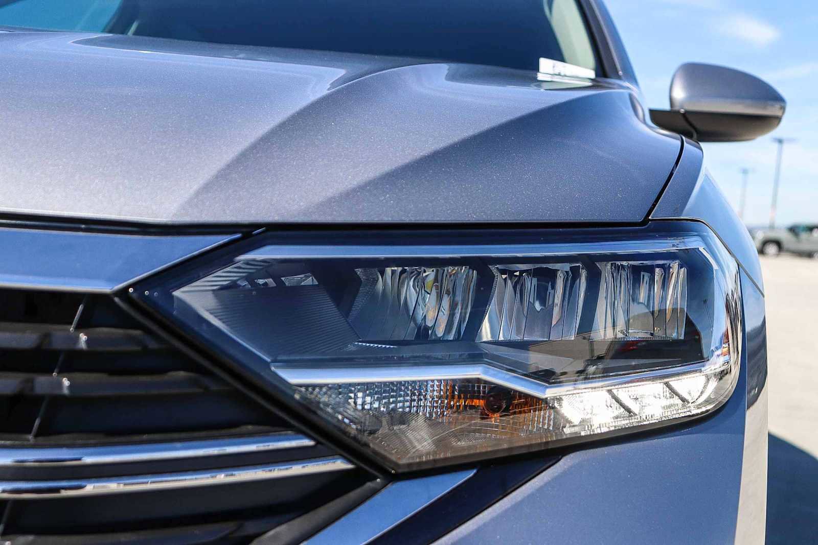 Certified 2022 Volkswagen Jetta SE image 7