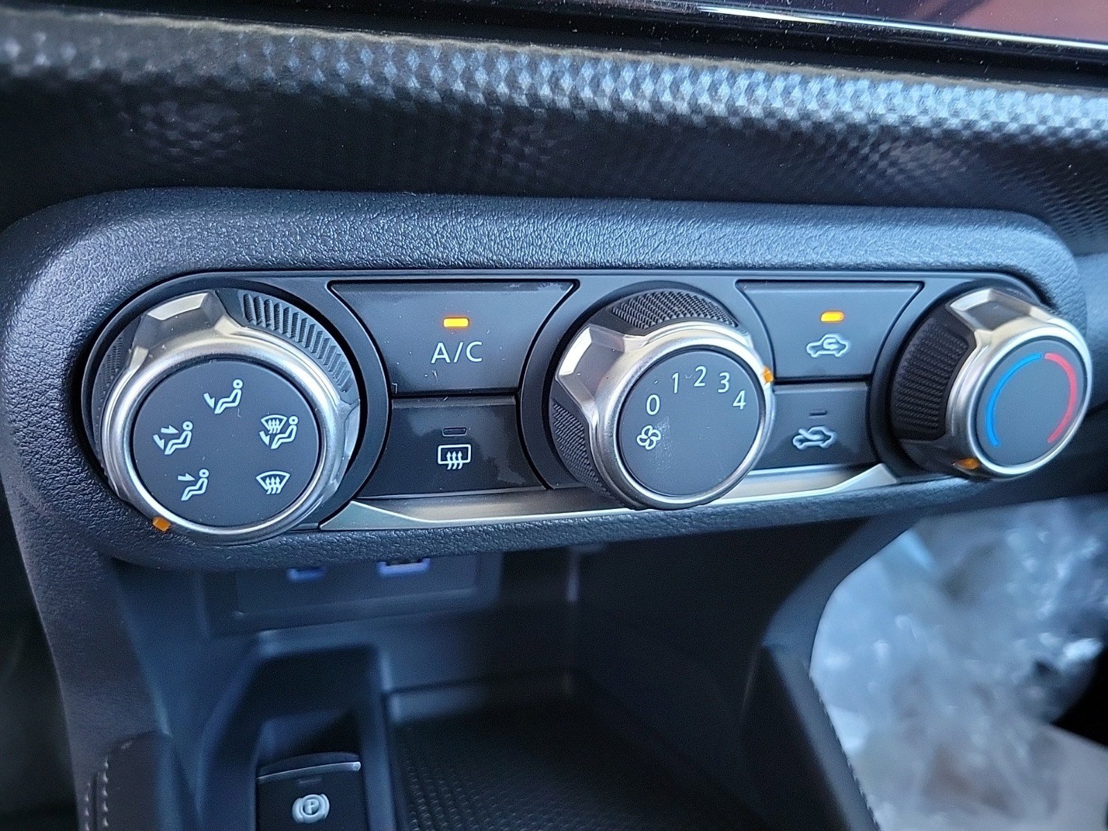 New 2024 Nissan Kicks SV w/ Interior Electronics Package image 23