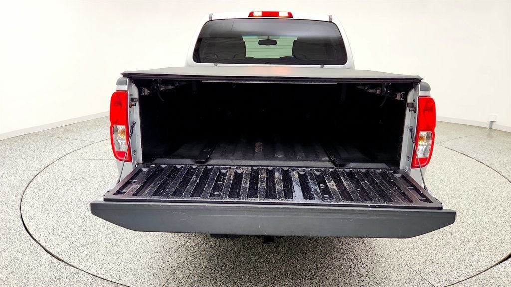 Used 2013 Nissan Frontier SV w/ SV Value Truck Pkg AWD/4WD image 21