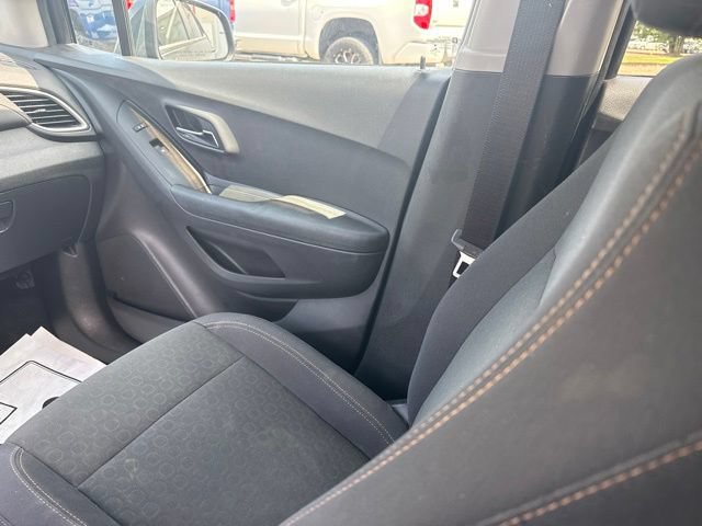 Used 2019 Chevrolet Trax LS w/ Tint and Cruise Package AWD/4WD image 15