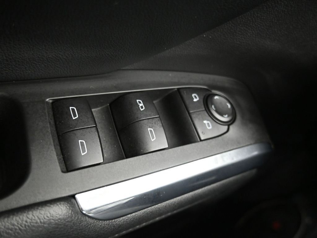 Used 2025 Chevrolet Traverse LT w/ Driver Confidence Package image 28