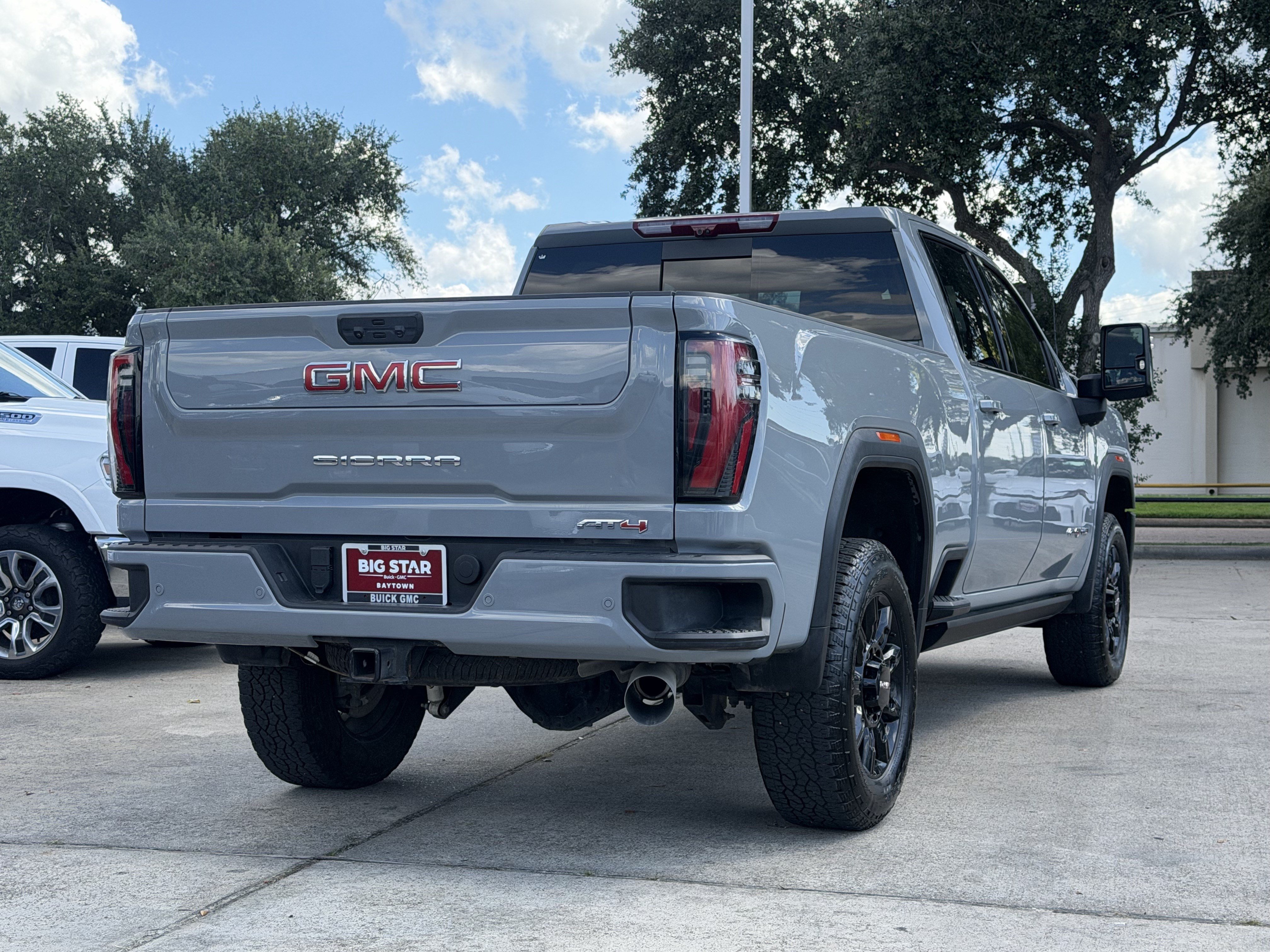Used 2025 GMC Sierra 2500 AT4 w/ AT4 Premium Plus Package AWD/4WD image 7