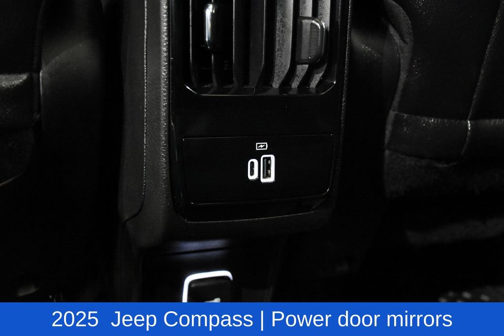Used 2025 Jeep Compass Latitude w/ Sun & Sound Group AWD/4WD image 28