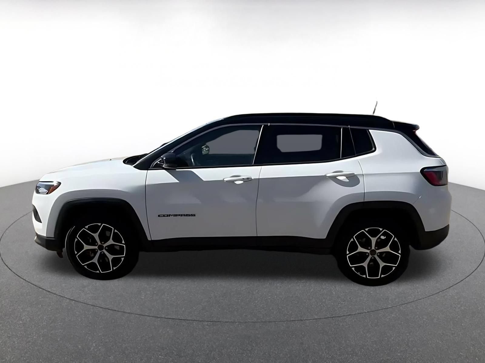 Used 2025 Jeep Compass Limited AWD/4WD image 8