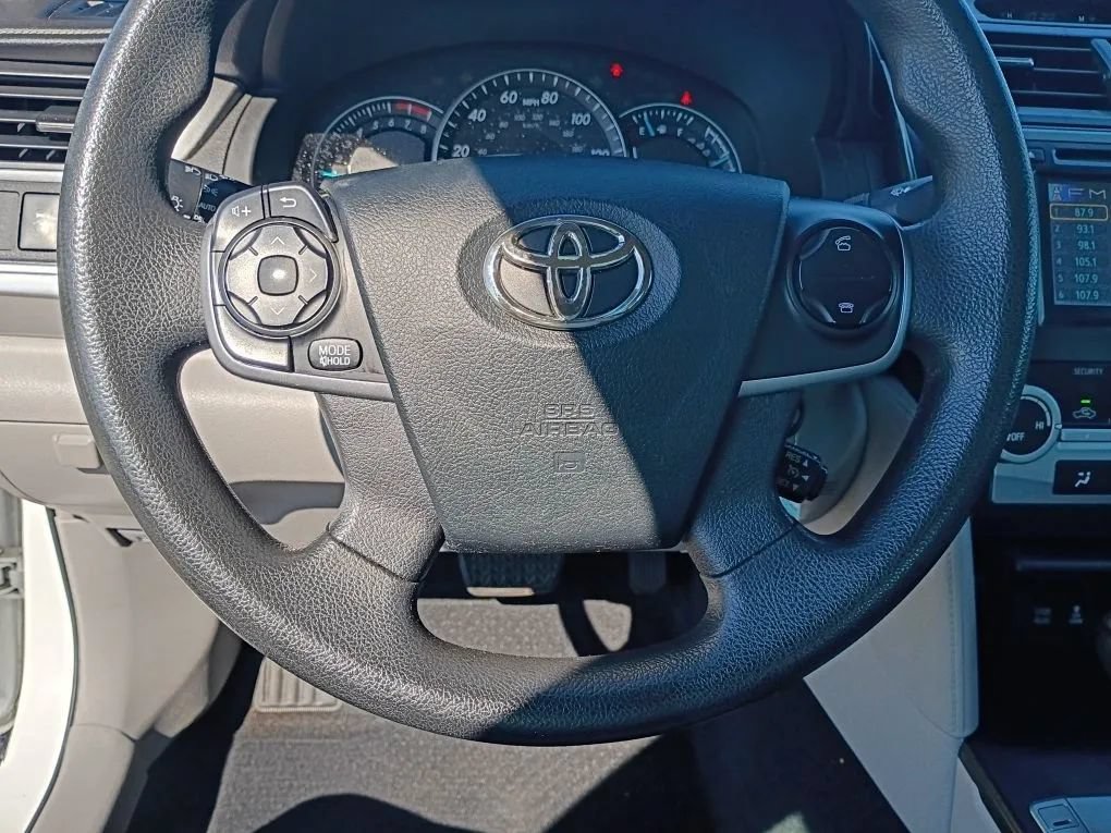 Used 2012 Toyota Camry LE FWD image 13