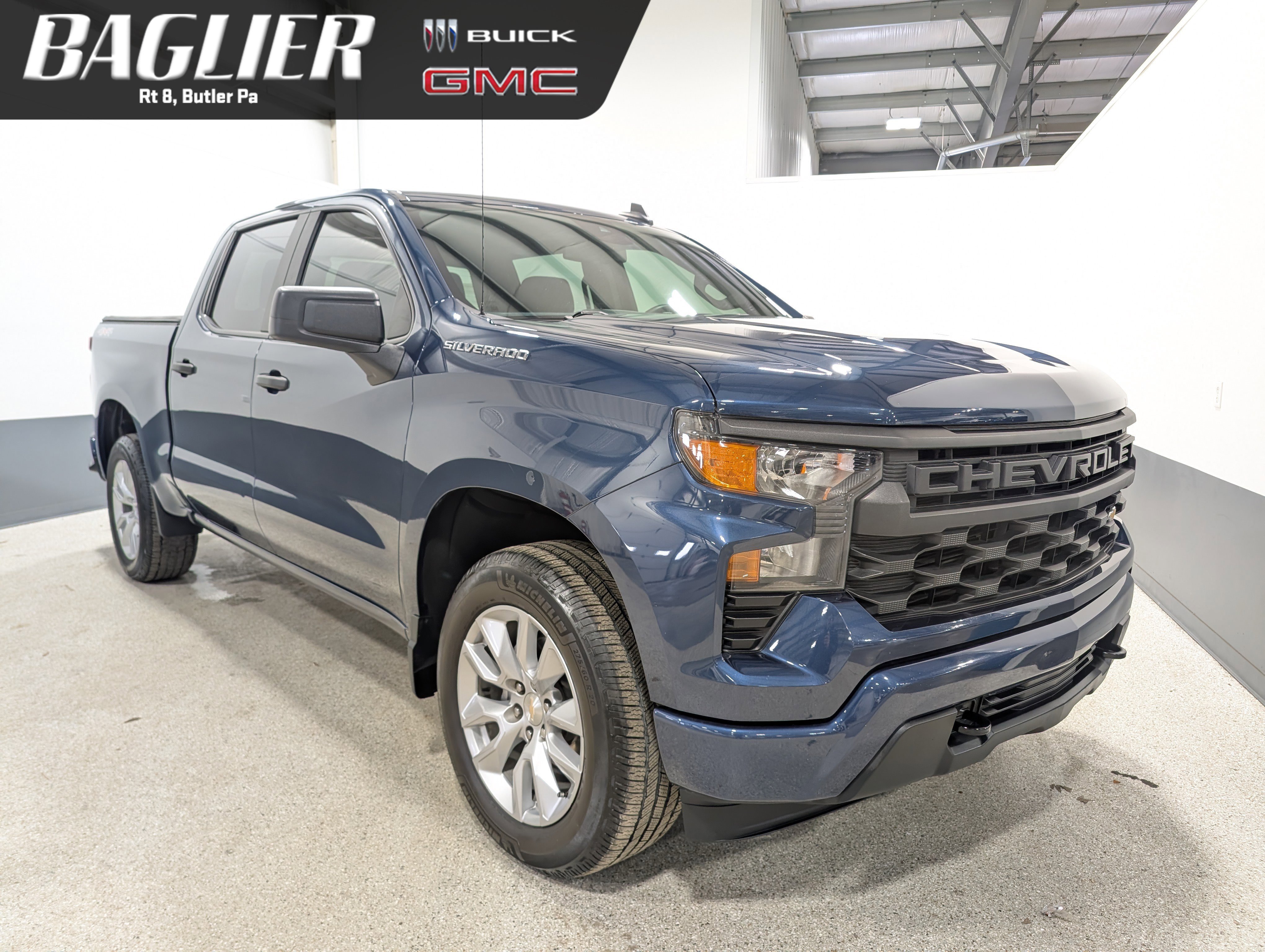 Used 2022 Chevrolet Silverado 1500 Custom AWD/4WD image 1