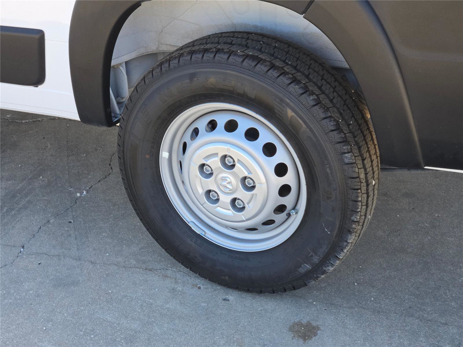 Used 2025 RAM ProMaster 2500 w/ Convenience Group image 19