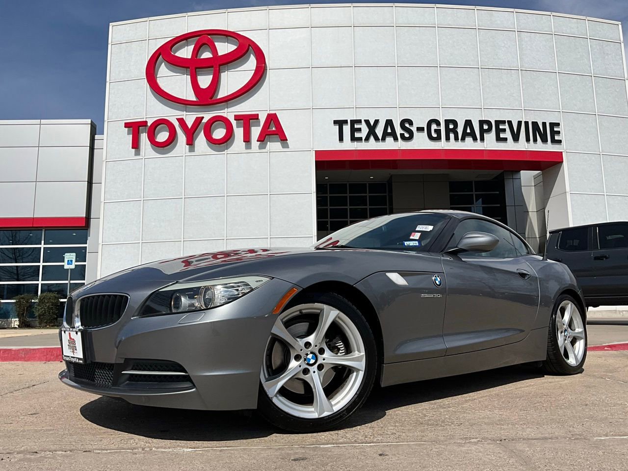 Used 2011 BMW Z4 sDrive30i image 2