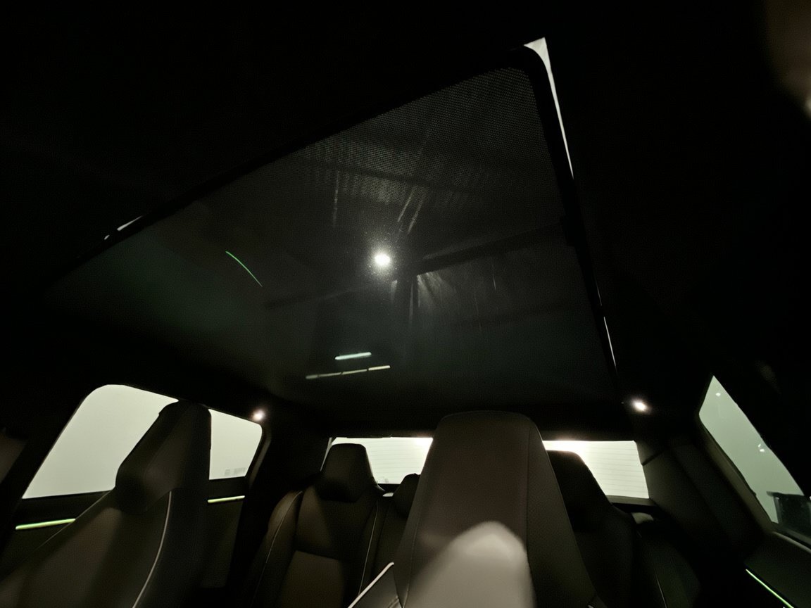 Used 2025 Tesla Cybertruck AWD Crew Cab image 15