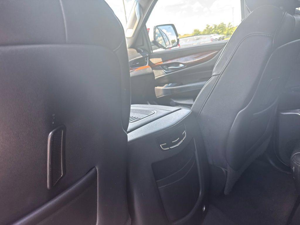 Used 2019 Cadillac Escalade ESV Luxury AWD/4WD image 11
