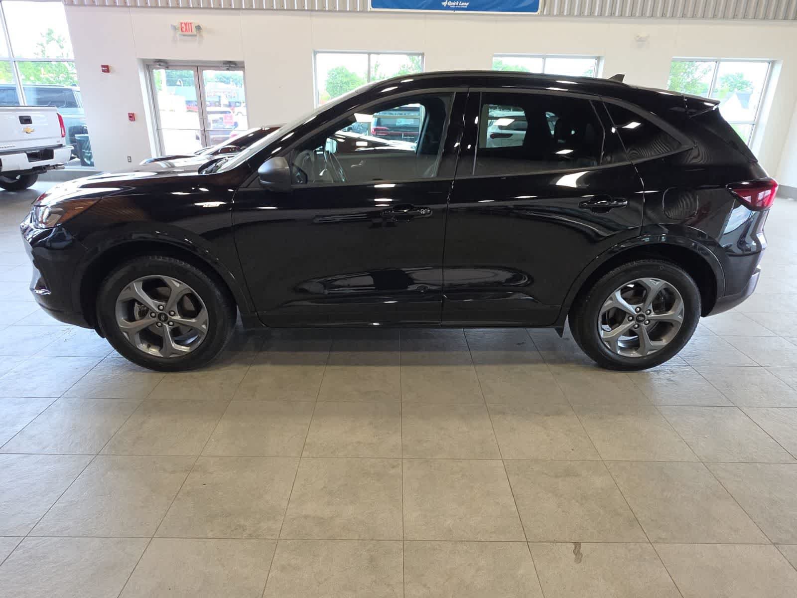 Used 2024 Ford Escape ST-Line w/ Tech Pack #1 AWD/4WD image 12