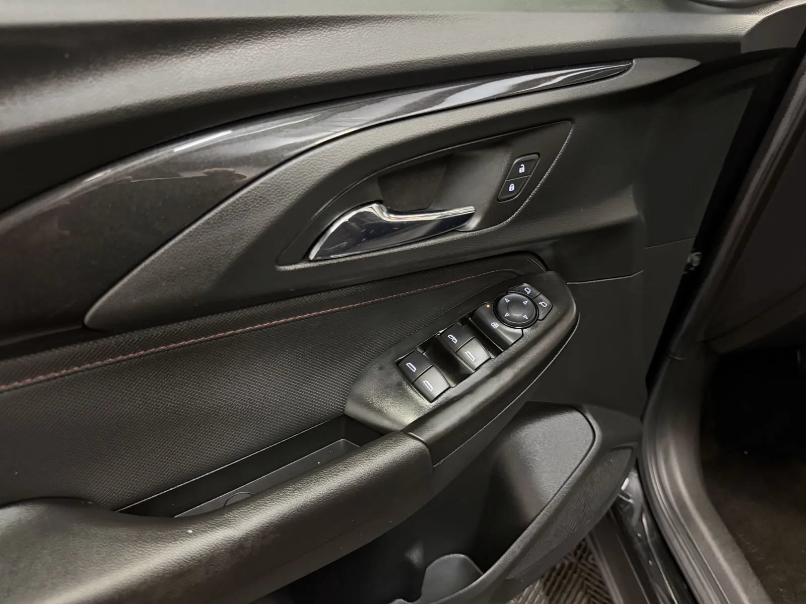 Used 2022 Chevrolet TrailBlazer RS FWD image 28