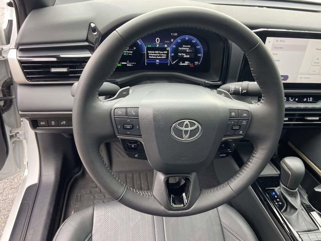 Used 2025 Toyota Camry XSE FWD image 14