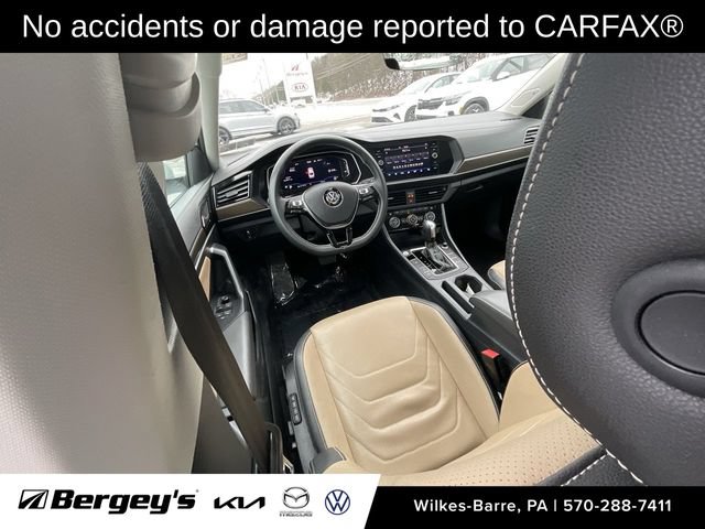 Certified 2021 Volkswagen Jetta SEL Premium FWD image 2