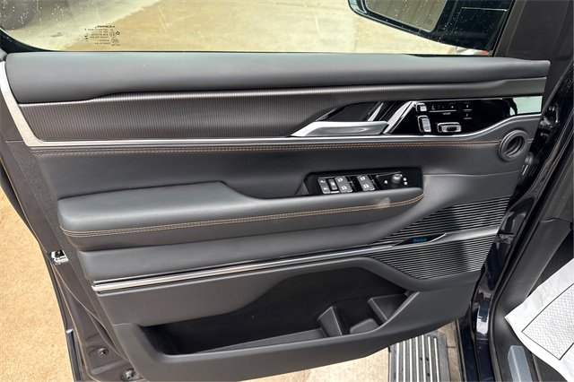 Used 2025 Jeep Grand Wagoneer L Series III w/ Rear Seat Video Group 1 image 20