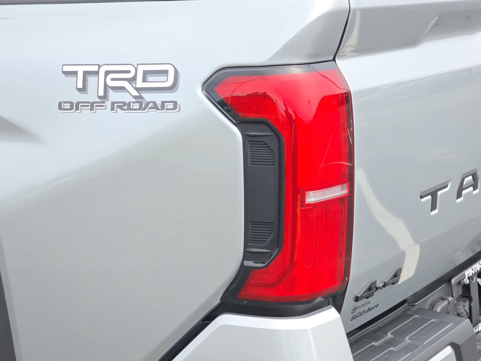 Used 2024 Toyota Tacoma TRD Off-Road AWD/4WD image 33