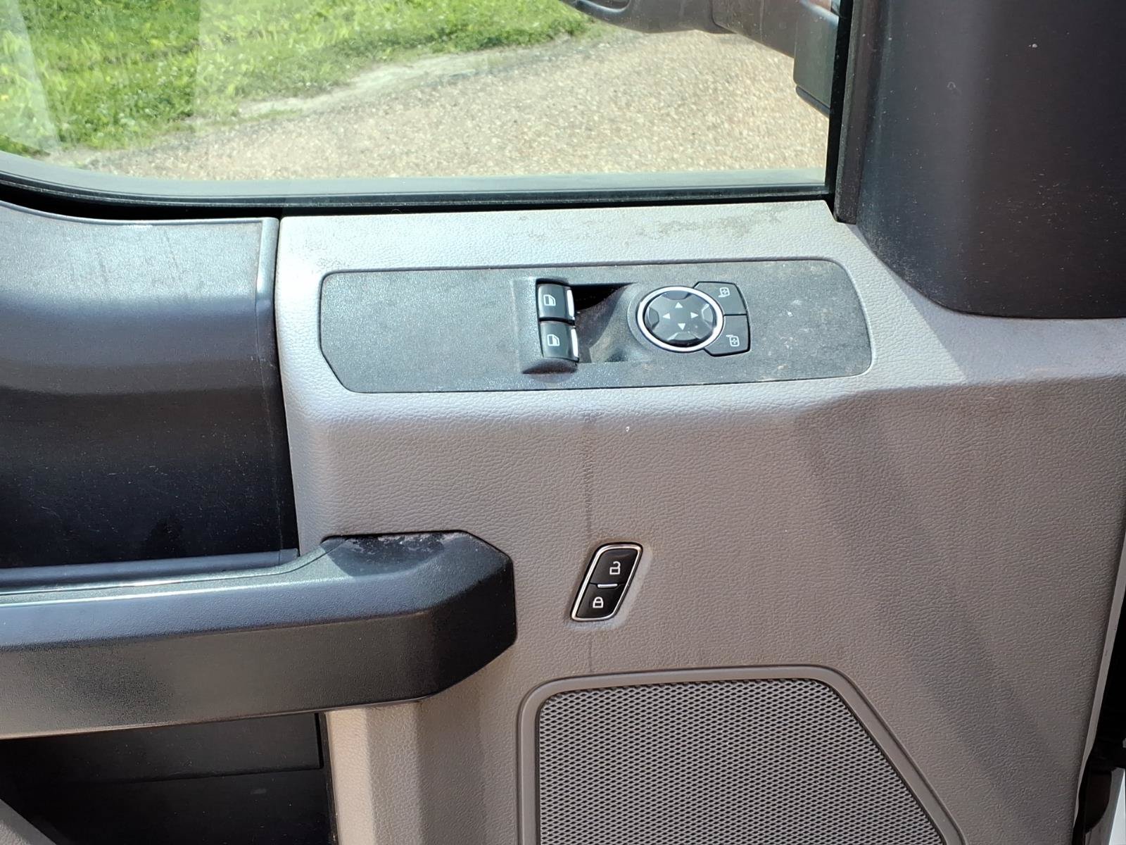 Used 2019 Ford F550 2WD Regular Cab Super Duty image 22