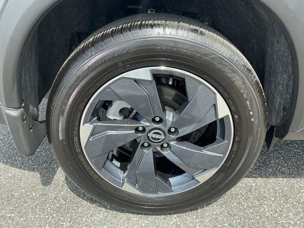 Used 2026 Nissan Rogue SV FWD image 12