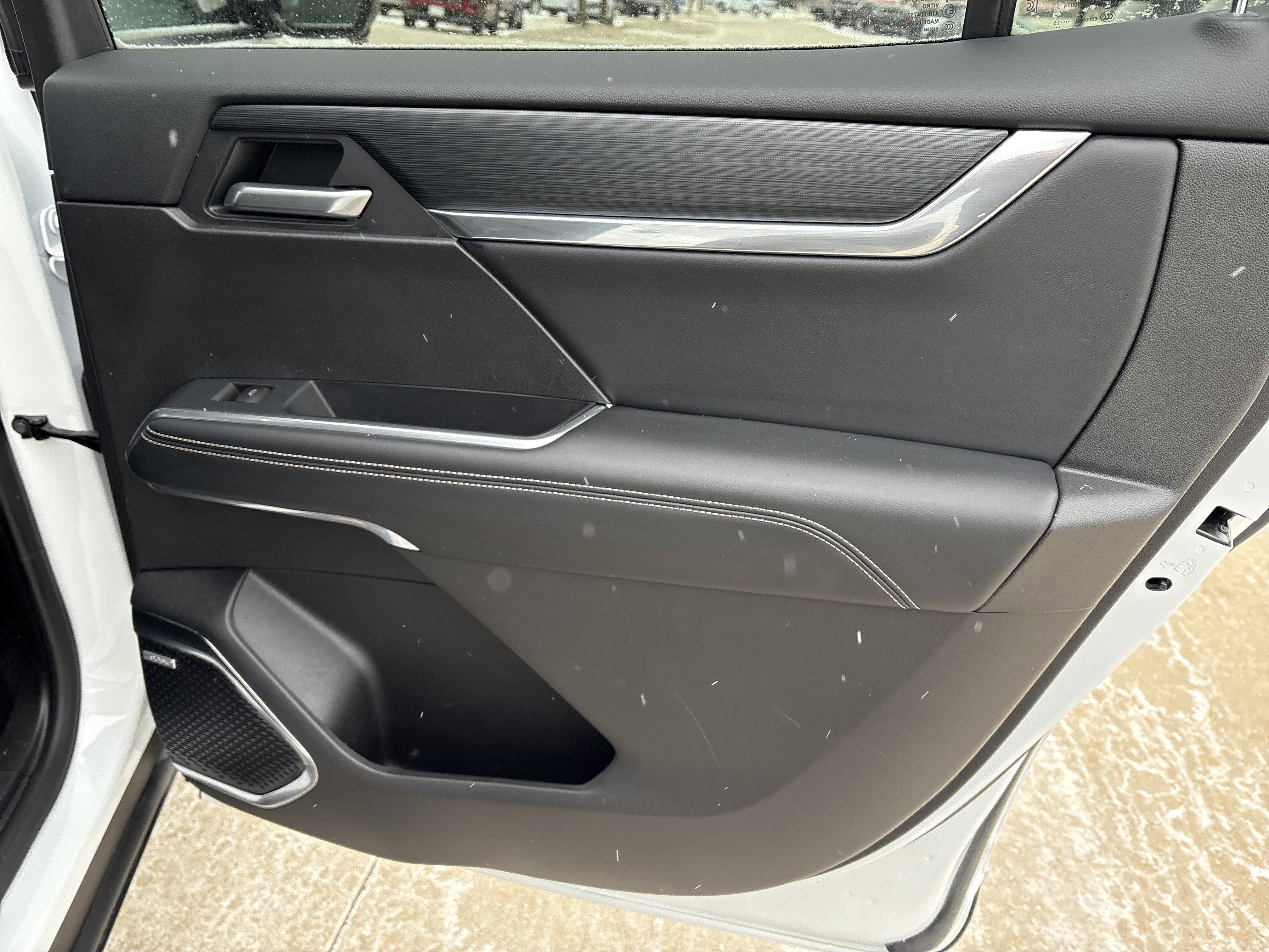 Used 2025 GMC Acadia Elevation image 20