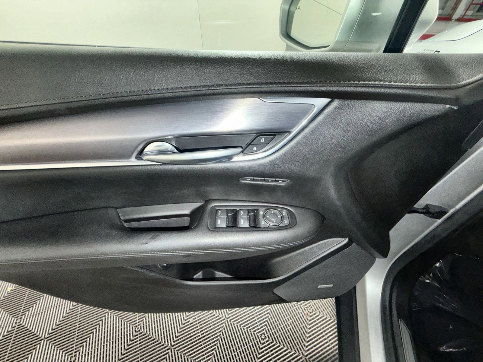 Used 2017 Cadillac XT5 Luxury image 15