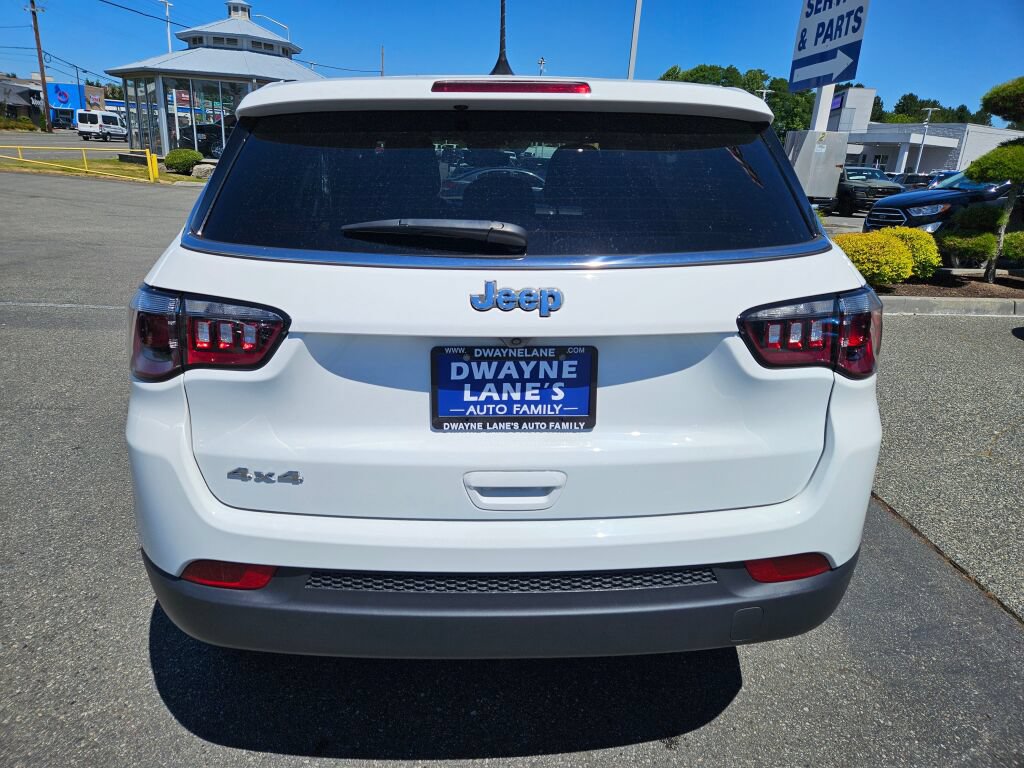 Used 2025 Jeep Compass Sport AWD/4WD image 4