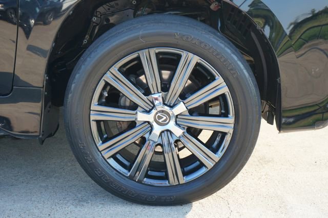 Used 2019 Lexus LX 570 4WD w/ Luxury Package image 4