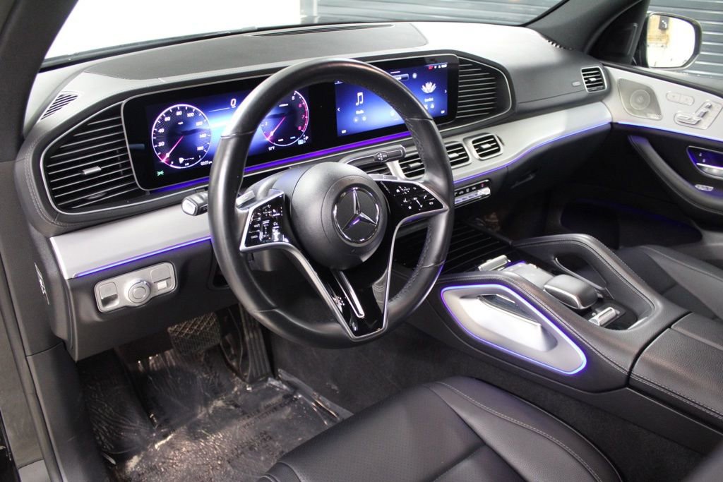 Used 2024 Mercedes-Benz GLS 450 4MATIC image 4