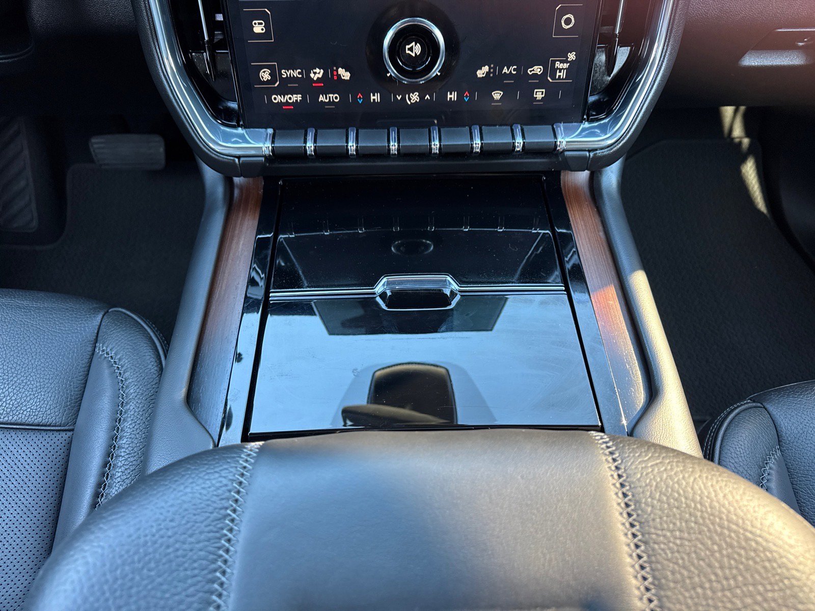 Used 2025 GMC Yukon Denali image 28