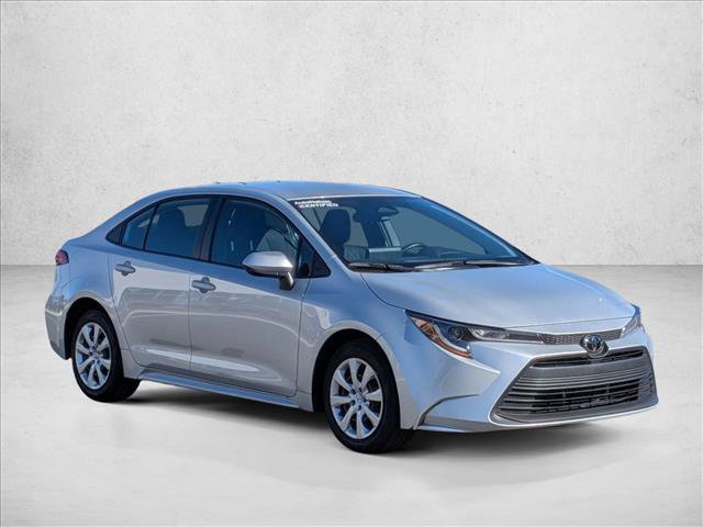 Used 2025 Toyota Corolla LE image 3