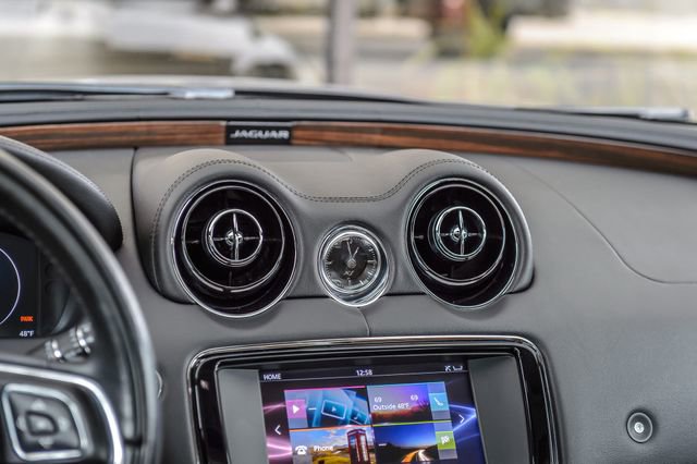 Used 2017 Jaguar XJ R-Sport image 30