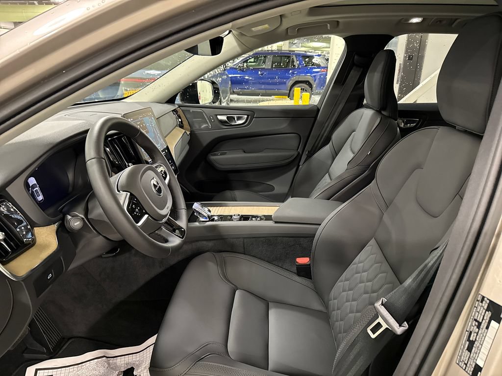 Used 2026 Volvo XC60 B5 Plus w/ Climate Package AWD/4WD image 10