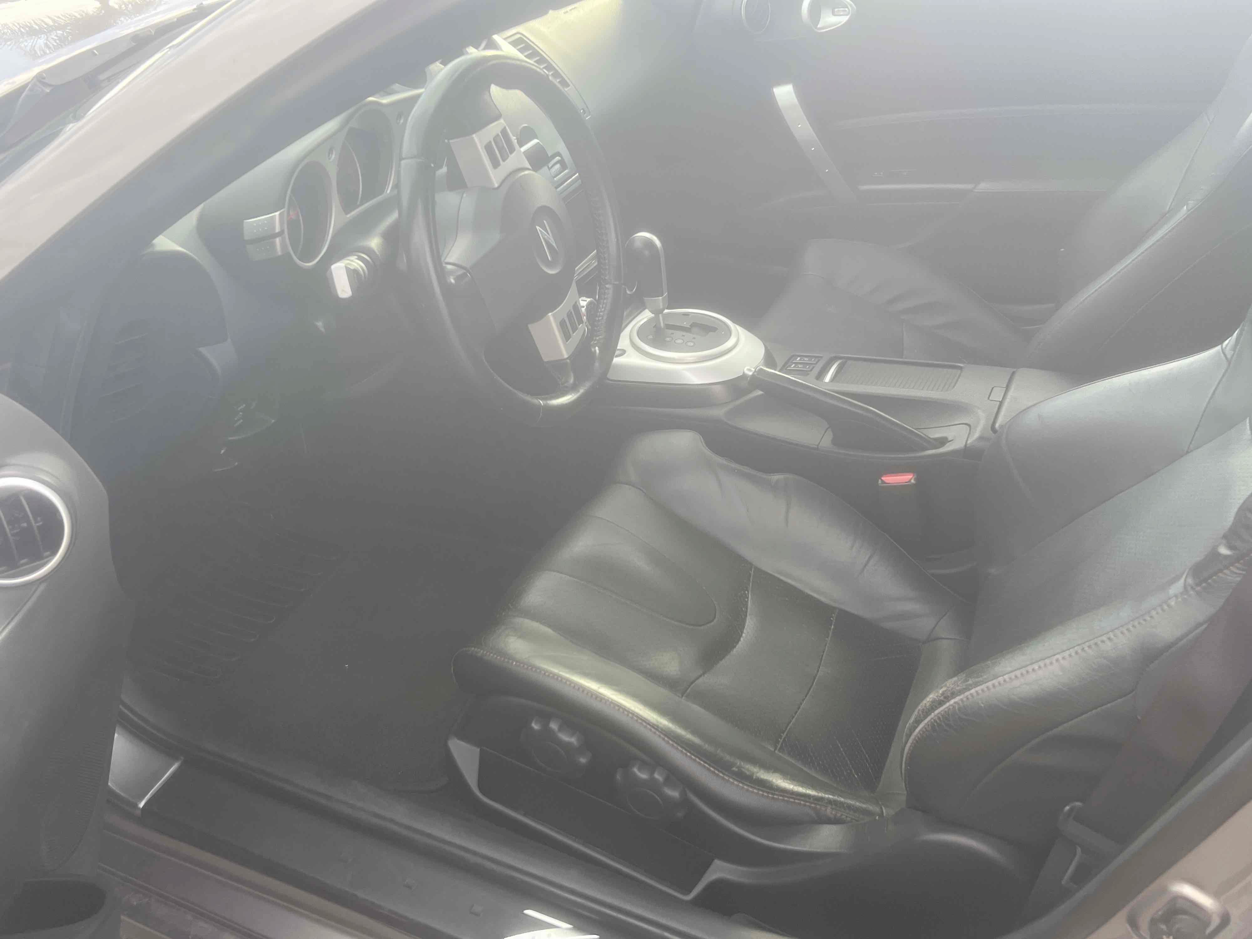 Used 2009 Nissan 350Z Touring RWD image 16