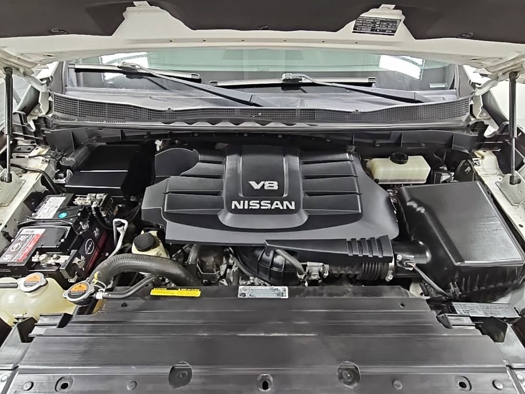 Used 2018 Nissan Titan SL w/ Midnight Edition image 41