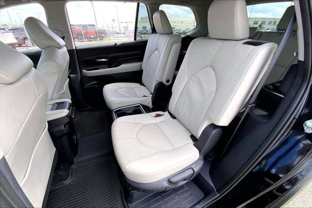 Certified 2025 Toyota Grand Highlander FWD image 20